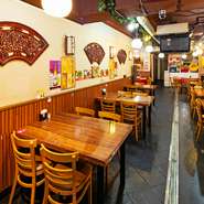 飲み放題は4名以上から利用可能。2時間1500円とリーズナブルさが魅力です。ビールやハイボール、カクテルはもちろん、紹興酒も飲み放題メニューに含まれています。料理と一緒にたくさん飲みたい人にオススメ。