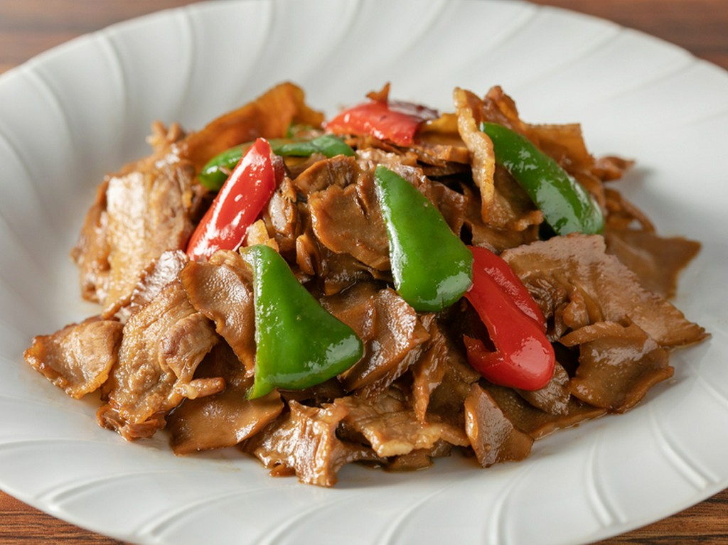 柔らかくシャキシャキ食感の筍が食欲をかき立てる『干し筍と豚肉の炒め』