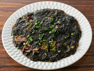中国福建省で親しまれる定番料理『岩のりと豚肉の煮込み』