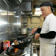日本人の口に合う中華料理とともに、中国出身のゲストも満足できる本場の味を提供しています。中国福建省で生まれ育ち、地元だけではなく日本でも修業を積んだ陳氏だからこそ実現できる味を堪能してみては。
