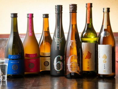 料理に合う全国の銘酒が揃っています