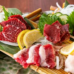 세워 날개 메이 노 하마 점