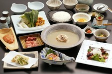 華味鳥の水たき、基本のコースです。