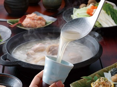 秘伝の水炊きをフルコースで愉しむ