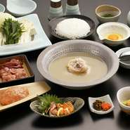 華味鳥の水たき、基本のコースです。