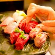 生で提供するお肉だからこそ鮮度には1番のこだわりを持っています！　さらに、肉の種類や部位によって調理方法も細かく変えています。薬味の種類・包丁の入れ方・味付け・炙り…etc当店自慢の味をご堪能ください！