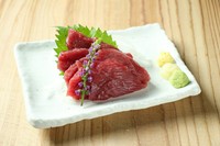 馬刺し入門編、赤身刺し。