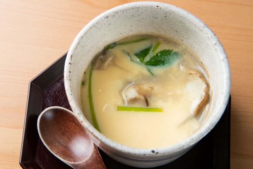 前菜の『茶碗蒸し』の具の多さにうれしい驚きが!