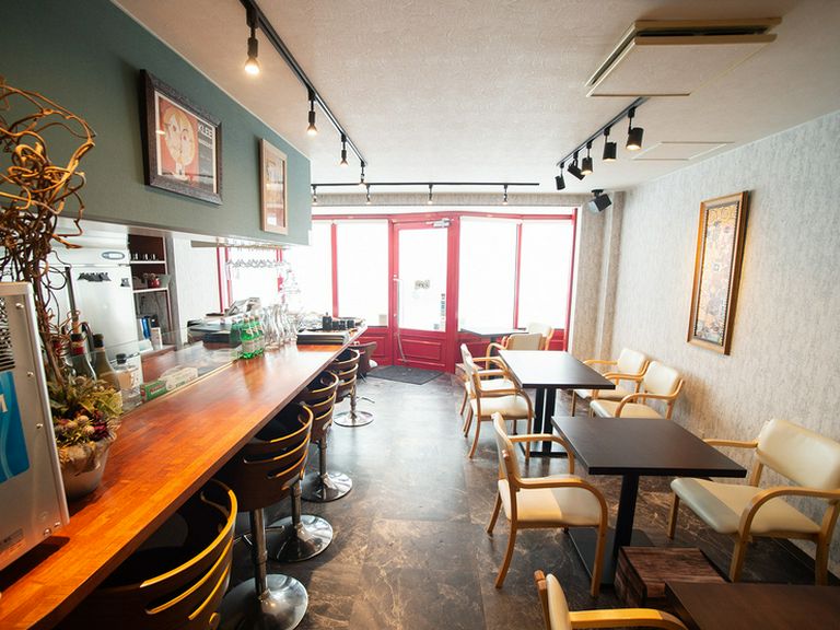 臨場感を楽しみつつ、五感で食事を味わえるレストラン