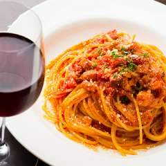 アマトリチャーナ（ベーコンと玉ネギのトマトソース）