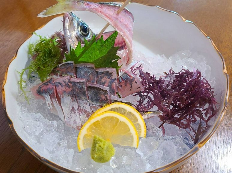 あじの刺身〜丸々一匹〜