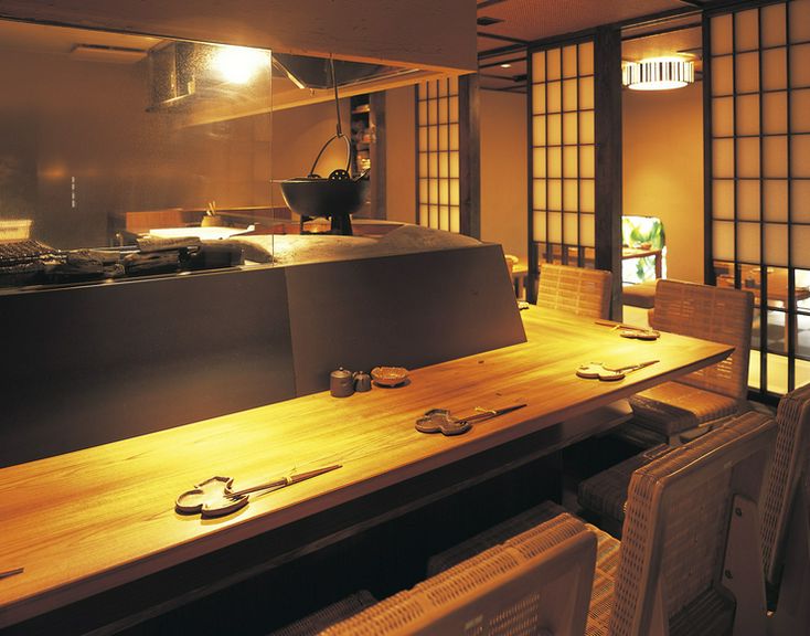 掘りごたつのカウンターがカップルに大人気！