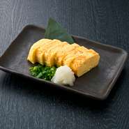 出汁が効いて
ほんのり甘い厚焼き玉子は不動の人気。
