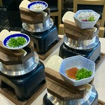 馬肉本来の旨みが味わえる赤身をご用意いたしました。九州醤油、ごま油でお召し上がりください。