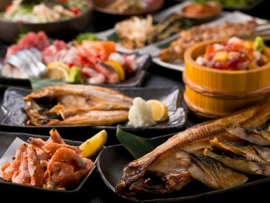 厳選した食材をその場で焼き上げ旨み凝縮！豪華絢爛なお食事と2時間飲み放題が付いた豪華なご宴会コース♪
