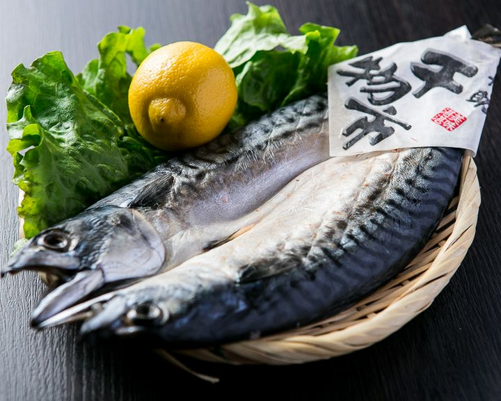 自然の恵みの干物と各地の銘柄を集めたお酒で宴会にぴったり