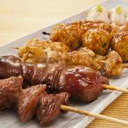 備長炭で丁寧にじっくりと焼き上げる本格炭火焼鳥が自慢！希少部位もご用意♪