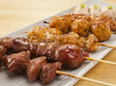 自慢の炭火焼鳥