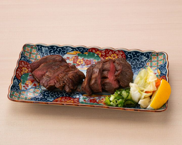 極霜降り牛タン