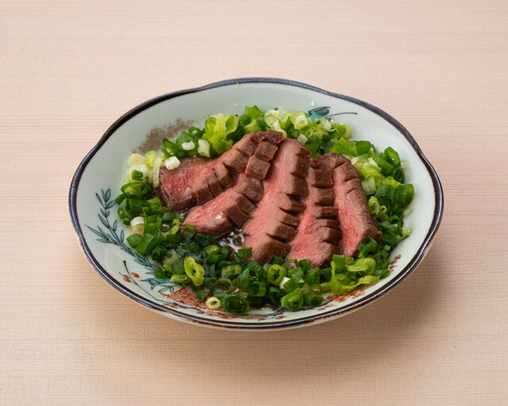 牛タンのねぎまみれ