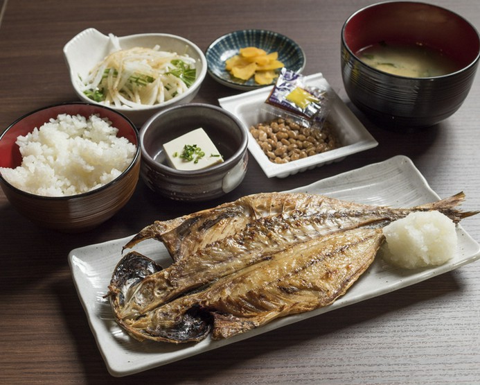 焼魚食堂 魚角 学芸大学前店 学芸大学 海鮮料理 のグルメ情報 ヒトサラ