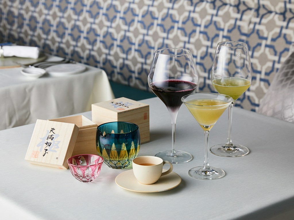 煎茶、ほうじ茶、緑茶に台湾茶…。ティーカクテルも愉しんで