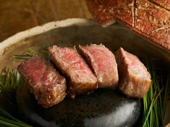 吟味を重ねた素材を使用し、丁寧な仕事で仕上げる『お肉』