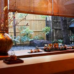 季節の料理と対峙する、おもてなしに満ちた日本料理店