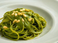 バジルたっぷり、自家製ソースが香る『スパゲティ ジェノヴェーゼ』