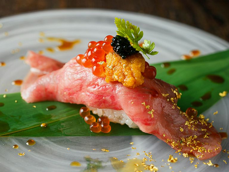 肉本来の旨みを感じる究極の逸品『特選肉寿司　一貫』