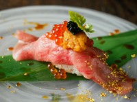肉本来の旨みを感じる究極の逸品『特選肉寿司　一貫』