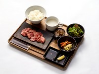 数量限定
タン先とタンゲタのMIX
サラダ・ご飯・スープ・小鉢・キムチ・デザート付