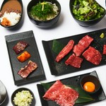 FIFTY-FIVE TOKYOこだわりの国産黒毛和牛A4ランク雌牛をお手軽に味わえるカジュアルなコースです。