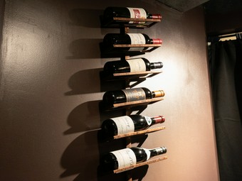 フランス、イタリアを中心に幅広い品種を厳選したワインリスト