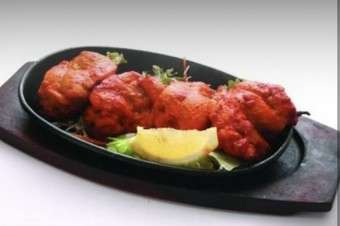 チキンティッカ　CHICKEN TIKKA