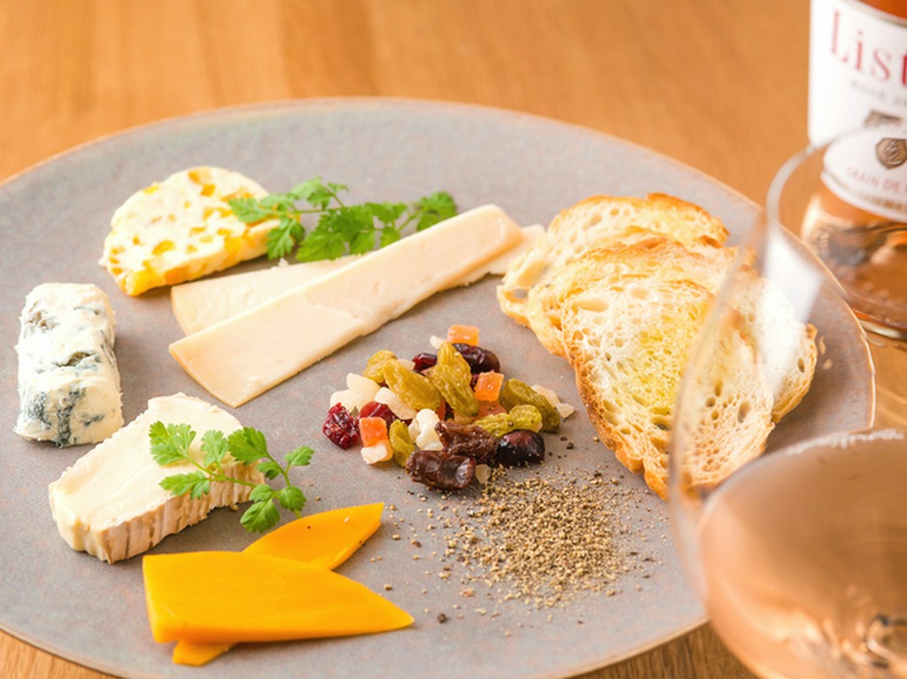 人気のワインからオススメの気まぐれワインまで個性豊かなワイン