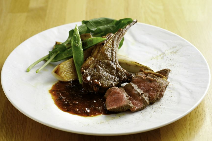 ラムチョップとラムショルダーの炭焼き盛り合わせ
