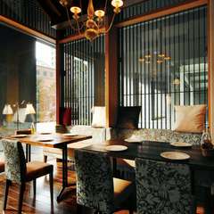 全70席の落ち着いたテイストの店内