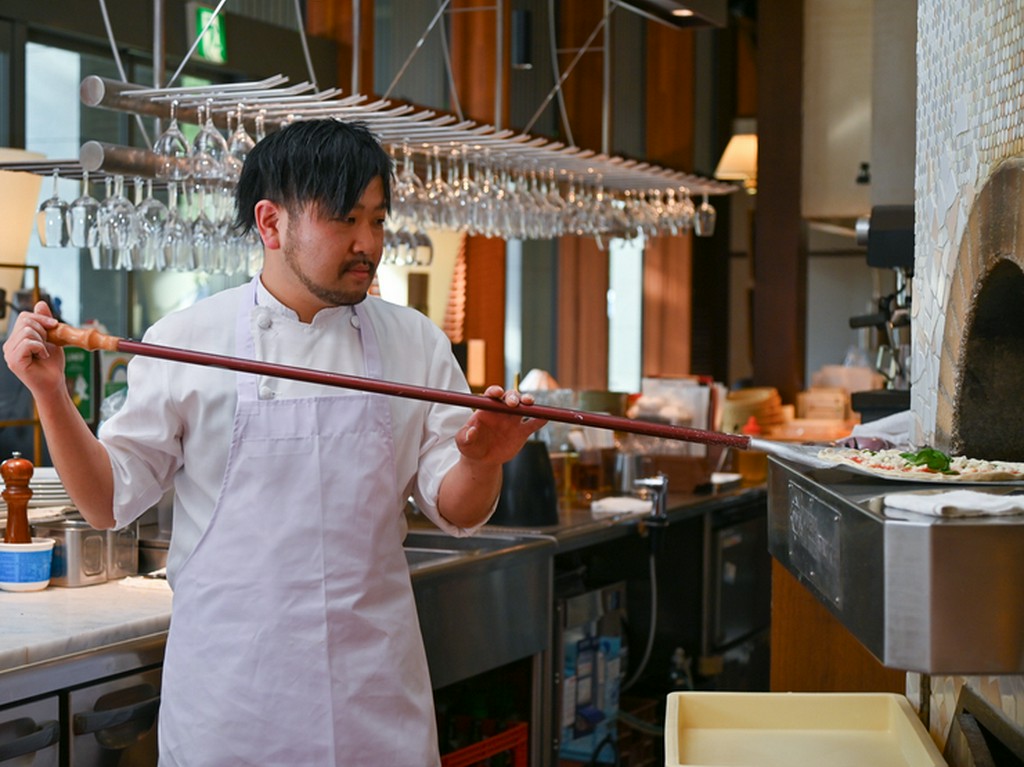 ピッツァを焼き上げる光景もまた“お楽しみ”
