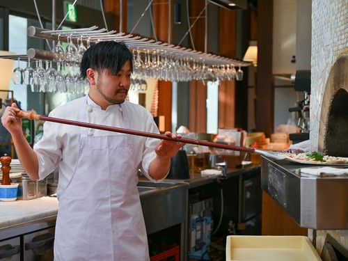ピッツァを焼き上げる光景もまた“お楽しみ”
