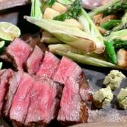 約８品のコース料理（会席）要予約２名様より。
基本のこだわりコースに、甘くて旨味たっぷりの信州プレミアム牛フィレ肉の逸品が入るプレミアムコース。当店一番人気のコースです。