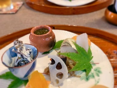 こだわりの出汁×旬食材の滋味に心がほどける『季節鍋コース』