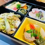 １日２組限定！季節の松花堂（昼のみ）
松花堂、ご飯、香の物、汁物、自家製ぷりん