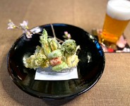四季折々の素材を味わう京料理の基本のフルコース（約８品）〆は銅釜の旬の炊き込みご飯。
