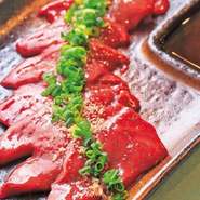 サッと炙って、ゴマを油たっぷり付けて頂くお味は絶品です。 ぜひご賞味ください！