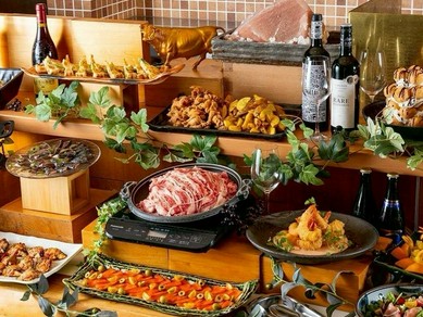 最低保証25万円より貸切可能。
お一人様5,000円のコース料理をご用意し、店舗を貸切でご利用いただけます。