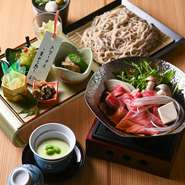 日本三大和牛の【近江牛】の内もも肉をご用意。敢えてA4ランクを選ぶことでサシが程よく、あっさりとお召し上がりいただけます。追加で飲み放題のご利用も可能です（1650円or2200円）※事前予約制