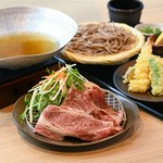 日本三大和牛「近江牛」を、蕎麦湯仕立てで上品に味わう春の贅沢御膳。