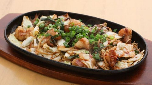 ホルモン鉄板焼き