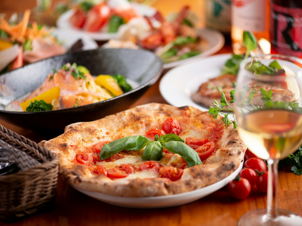 カジュアルに楽しめる2コースを用意